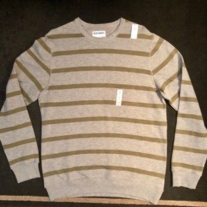 Old Navy Men’s sweat material shirt